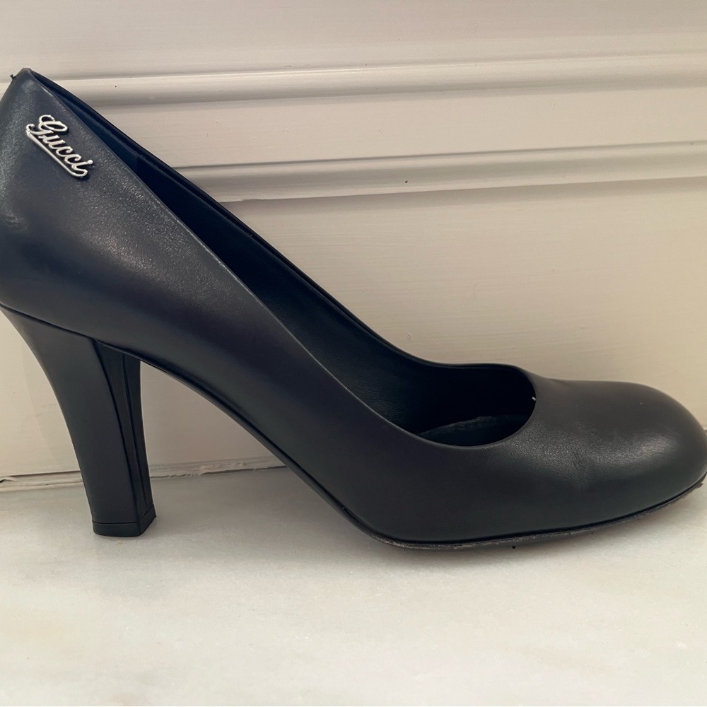 Authentic Gucci Pumps - image 1
